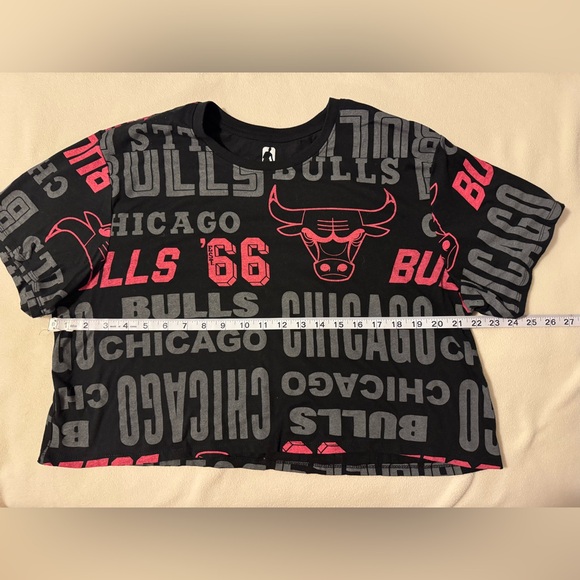 Chicago Bulls cropped t-shirt XXL Women’s - Picture 4 of 5